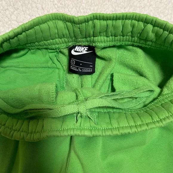Nike Sportswear Club Logo Fleece Lime Green Jogger Sweatpants - Picture 4 of 5